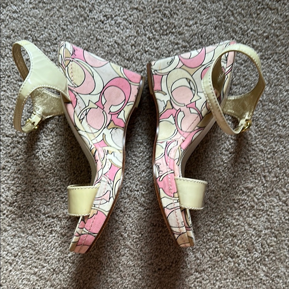Coach Women's Pink and Yellow Patterned Wedge Sandals Size:8 - Picture 10 of 14